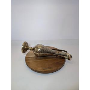 Jarra de latón grabado, jarra vintage, diseño botánico Ewer de Kraft World In India, jarra lujosa para tu comedor con estilo - Product Image 2