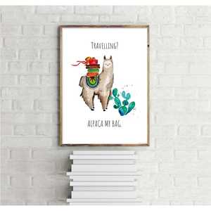 Alpaca My Bag - Impresión artística para sala de estar y viajes con un diseño de naturaleza muerta - Product Image 2