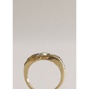 14K Solid Gold Vintage <b>Garnet</b> Diagonal Pav <b>Ring</b> Everyday Gemstone <b>Ring</b> with Geometric Pattern and Bezel Setting - Product Image 3