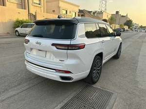 GRAND CHEROKEE V6 2024, 4.5L Automático, Asientos de Cuero, Techo Panorámico, Cámara Trasera 360, J.E.E.P GRAND CHEROKEE V6 SUV Usado, Volante a la Izquierda/Derecha - Product Image 2