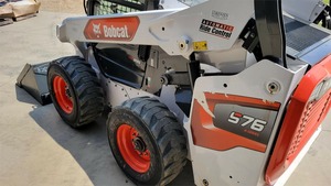 รถตักล้อยางแบบสกิดสเตียร์ รุ่น S76 ปี 2021 พร้อมที่ตักด้านหน้า แบบรถแทรกเตอร์และแบบตีนตะขาบ  ติดตั้งมอเตอร์ไฮดรอลิก แบรนด์ Huade พร้อมปั๊มและตลับลูกปืน - Product Image 4