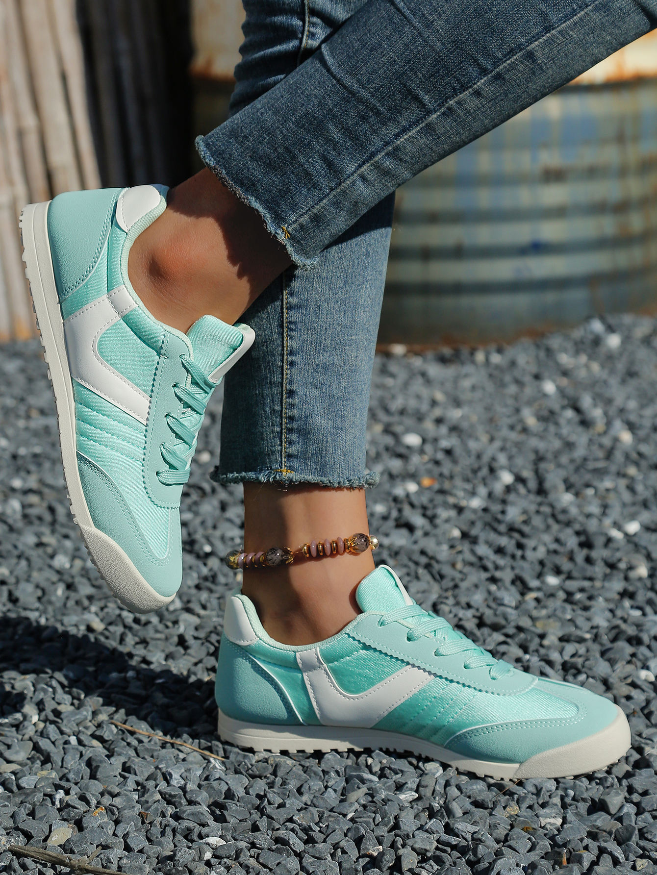 สีเขียว