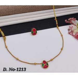 Ensemble de collier pendentif pour femme plaqué or de luxe avec boucles d'oreilles assorties et bijoux élégants pour mariage, fête et usage quotidien - Product Image 2