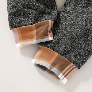 Conjunto de ropa deportiva de invierno para niños pequeños, chándal transpirable con capucha y características de talla grande, patrón sólido impreso - Product Image 6