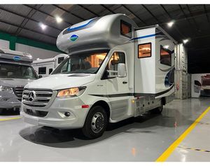 Camping-car Euro 6 en aluminium et acier 2026, véhicule de voyage, caravane mobile, cuisine, lit, espace de couchage pour 4 à 6 personnes, famille. - Product Image 3