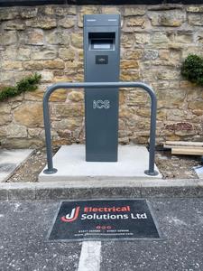 200kW สถานีชาร์จ DC EV ปืนคู่ CCS2 CCS1 chademo gbt ocpp 4G RFID หน้าจอสัมผัสที่ชาร์จกลางแจ้ง - Product Image 2