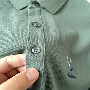 Vente en gros du nouveau polo d'été décontracté à manches courtes pour hommes T-shirt polo de taille européenne à revers respirant et à la mode - Product Image 2