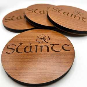 2024 nouveautés dessous de verre en bois rustique avec bords d'écorce vivants assiettes de service en bois fabriquées à la main pour gâteaux et Dessert - Product Image 2