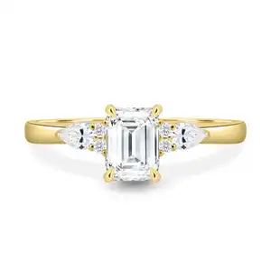 优雅奢华风格婚礼珠宝女性祖母绿切割三部曲4爪实验室生长钻石罗利14k纯金戒指