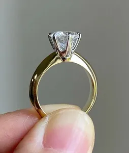 Anillo de Compromiso de Moissanita con Corte Redondo de 3 Quilates, Plata de Ley 925, para Aniversario de Bodas o Regalo de Fiesta - Product Image 2