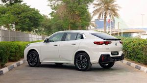 Nuovissima BMW X2 S Drive 25i 2026, 5 Posti, Cambio Automatico, 4 Porte, 400 CV, Sedili in Pelle, Tetto Panoramico - Product Image 4