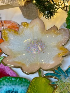 Cuenco decorativo de resina verde, bandeja de centro de mesa elegante, mesa hecha a mano, decoración elegante para el hogar para sala de estar, cocina, eventos - Product Image 3