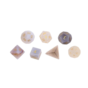 Dés en pierre de haute qualité, agate grise, cristal naturel, pierres de guérison Reiki, pierres gravées, ensemble de dés personnalisés, cristal Viking. - Product Image 1