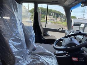 2025 Toyota Coaster Long GX 25 plazas Ideal para Comfort Utility vehículo completo con volante a la izquierda y derecha Opciones de combustible de gasolina Venta de autobús - Product Image 3