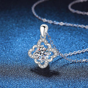 Collier pendentif tendance en argent sterling 925 avec moissanite ronde taille brillant VVS1, motif trèfle floral, pour femme - Product Image 4