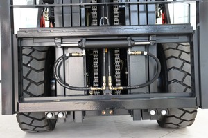 Chariot élévateur 4x4 3 tonnes de luxe CE ISO EPA Eur5 moteur chariot élévateur tout terrain pour restaurant utilisation Hitop prix bas - Product Image 3