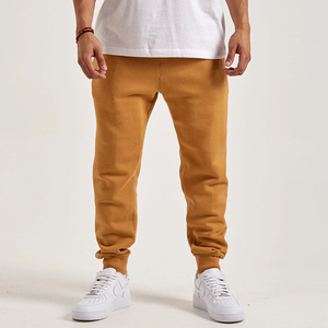 Pantalon de jogging en polaire pour homme Pantalon de survêtement rouge chaud et doux pour tenue décontractée Poches latérales et arrière Disponible en plusieurs couleurs et tailles - Product Image 6