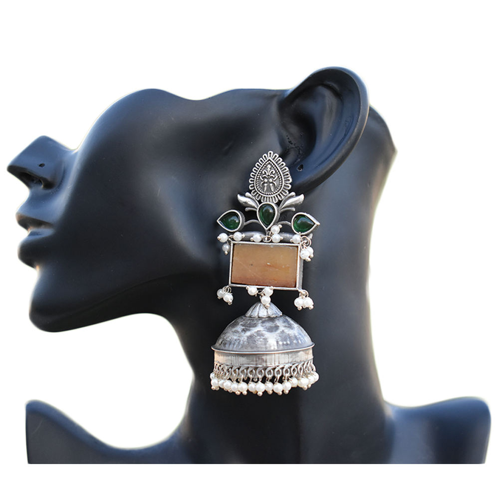 สีน้ำตาล