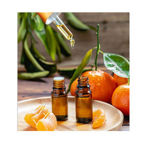 Aceite esencial de cáscara de mandarina pura de alta calidad más vendido a precio mayorista - Product Image 1