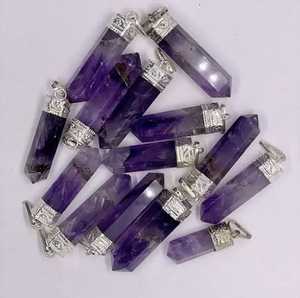 Colgante de piedras preciosas de amatista auténtica de excelente calidad para calma o enfoque y crecimiento espiritual disponible a precio con descuento - Product Image 4