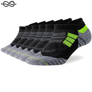 Chaussettes de sport à coussinet épais pour hommes Chaussettes de cheville respirantes pour le confort Chaussettes de course à coupe basse Sports Gym et usage quotidien - Product Image 3