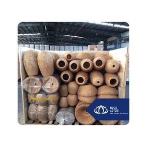 Lámpara de Bambú de Venta Caliente para Iluminación Cálida de Habitaciones, Decoración del Hogar, Ambiente de Cafetería, Uso Diario en Interiores, Diseño Artesanal Duradero, Vietnam - Product Image 1