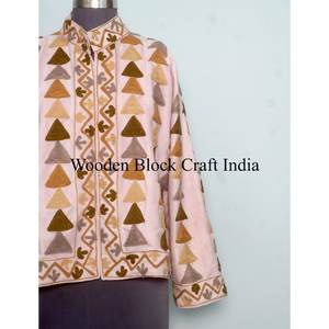 Chaqueta de Algodón 100% Ecológica, Acolchada, con Cierre de Botones, Bordado Suzani de Terciopelo, para Otoño e Invierno, Precio al por Mayor, Mangas Largas - Product Image 3