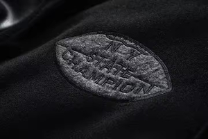 Veste d'université pour hommes conçue sur mesure hiver automne style formel avec manches en cuir PU broderie Patch Logo prêt à expédier - Product Image 2