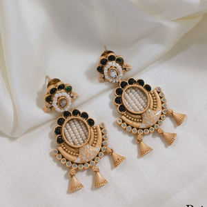 ต่างหูห้อยชุบทองดีไซเนอร์ประดับด้วยหิน pota เครื่องประดับสำหรับงานแต่งงานและงานปาร์ตี้ - Product Image 3