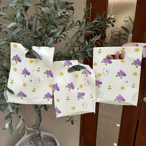Sacs cadeaux pour achats de supermarché avec logo personnalisé Sacs d'emballage en plastique à poignée découpée Sacs à provisions imprimés de logo personnalisables - Product Image 3
