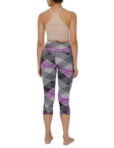 Women's Breathable Tie-Dye Yoga Capri <b>Leggings</b> Seamless Tummy Control Training Pants <b>with</b> <b>Pockets</b> for Active Gym <b>Workouts</b> - Product Image 3