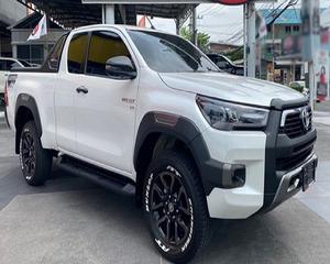 Hilux Revo Rocco Smart Cab 2.8L Diesel 4WD A/T 4x4 2023, véhicule d'occasion de grande valeur, prêt à être expédié - Product Image 1