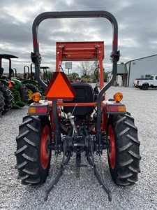 Tractor Kubota L3901 de 40 HP y L3301 Usado Disponible para la Venta - Product Image 2