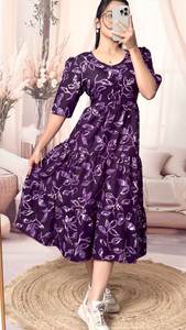 Presentamos nuestro impresionante traje hecho a mano para elevar su aspecto festivo. Con su rico color y diseño elegante, es el perfecto - Product Image 3