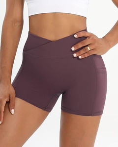 Pantalones cortos de yoga personalizados para mujer de alta demanda transpirables y de secado rápido con patrón caliente de alta calidad al por mayor bajo MOQ - Product Image 2