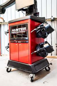 Máquina de Alineación de Ruedas 3D Hunter HawkEye con Pantalla LED, Sistema de Alineación de Neumáticos, Equipo de Reparación Móvil, Elevador para Taller/Garaje, 60 kg - Product Image 2