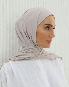 Bufanda de gasa pura de nuevo diseño para mujer, bufanda ligera de gasa Lisa inspirada en el diseñador de lujo, bufanda suave al tacto estilo EE. UU. - Product Image 6