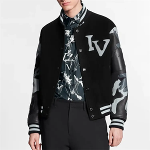 Chaqueta Varsity de Béisbol con Estampado de Camuflaje Invernal de Alta Calidad, Patrón de Letras, Transpirable, Resistente al Viento, Mezcla de Poliéster/Algodón para Hombre - Product Image 1