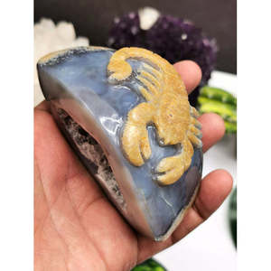 หินอาเกตธรรมชาติรูปทรงจีโอดพร้อมลายแกะสลักรูปแมงป่อง - คริสตัล/เรกิ/จักระ/การบำบัด - Product Image 3
