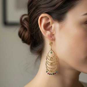 Boucles d'oreilles pendantes en filigrane en forme de lustre en or 22 carats avec saphir, émeraude, rubis et poids de 17,64 g - Product Image 3