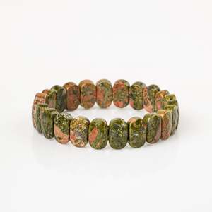Pulsera de piedra natural de unakita con corte ancho - Product Image 1