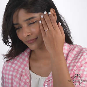 Anillo de Compromiso Silverings de Plata de Ley 925 con Zirconia Cúbica, Corte Invisible, Bañado en Platino y Rodio, Joyería Fina - Product Image 1