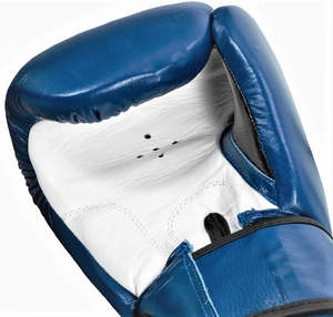 Gants de boxe professionnels 12oz 16oz 14oz en cuir imperméable avec logo personnalisé pour l'entraînement en extérieur, fermeture UV, directement de l'usine - Product Image 4