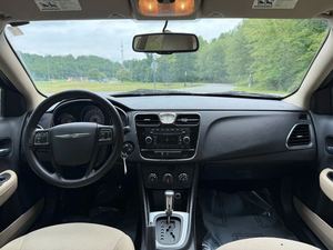 LIMPIO 2012 Chr_y_s_ler 200 LX Sedan FWD - Product Image 2