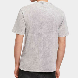 เสื้อยืดผู้ชายผ้าฝ้าย 100% หนานุ่ม ระบายอากาศได้ดี สไตล์ลำลอง ล้างสีแบบแอซิดวอช พร้อมโลโก้และดีไซน์วินเทจตามสั่ง - Product Image 2