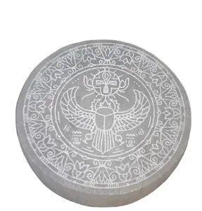 Plaque de chargement en vrac de la meilleure qualité Offre Spéciale de sélénite naturelle, scarabée gravée au Laser, Design égyptien, cadeau - Product Image 1