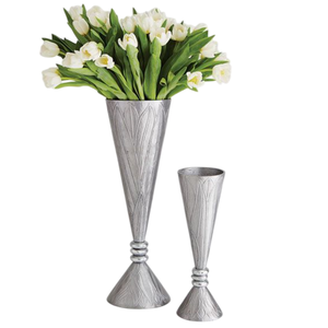 Jarrón de Trompeta de Peltre Pulido de Calidad Deluxe, Motivo Floral Ornamentado de Iris, Estilo Vintage para Decoración del Hogar, Porta Flores de Metal Plateado - Product Image 4