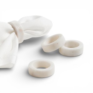 Anneaux de serviette en marbre blanc massif avec une forme cylindrique lisse de qualité supérieure pour la décoration de table formelle Unique - Product Image 5