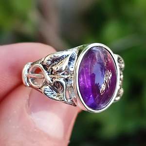Anillo de Amatista en Plata de Ley 925, Anillo de Promesa Hecho a Mano para Mujer, Tallas 4 a 13 US, Piedra Natural con Engaste de Bisel para Uso Diario - Product Image 3