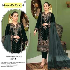 Elegante traje Salwar de terciopelo para mujer con bordado impresionante y trabajo de secuencia perfecto para fiestas festivas y ocasiones especiales - Product Image 2